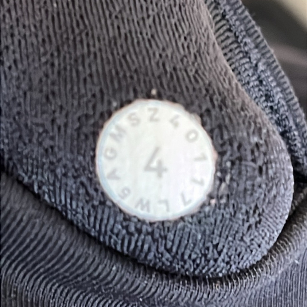 Lululemon Size 4 Invigorate Black Zip Pocket‎ Mesh panel Tights 25”Leggings - Picture 4 of 8